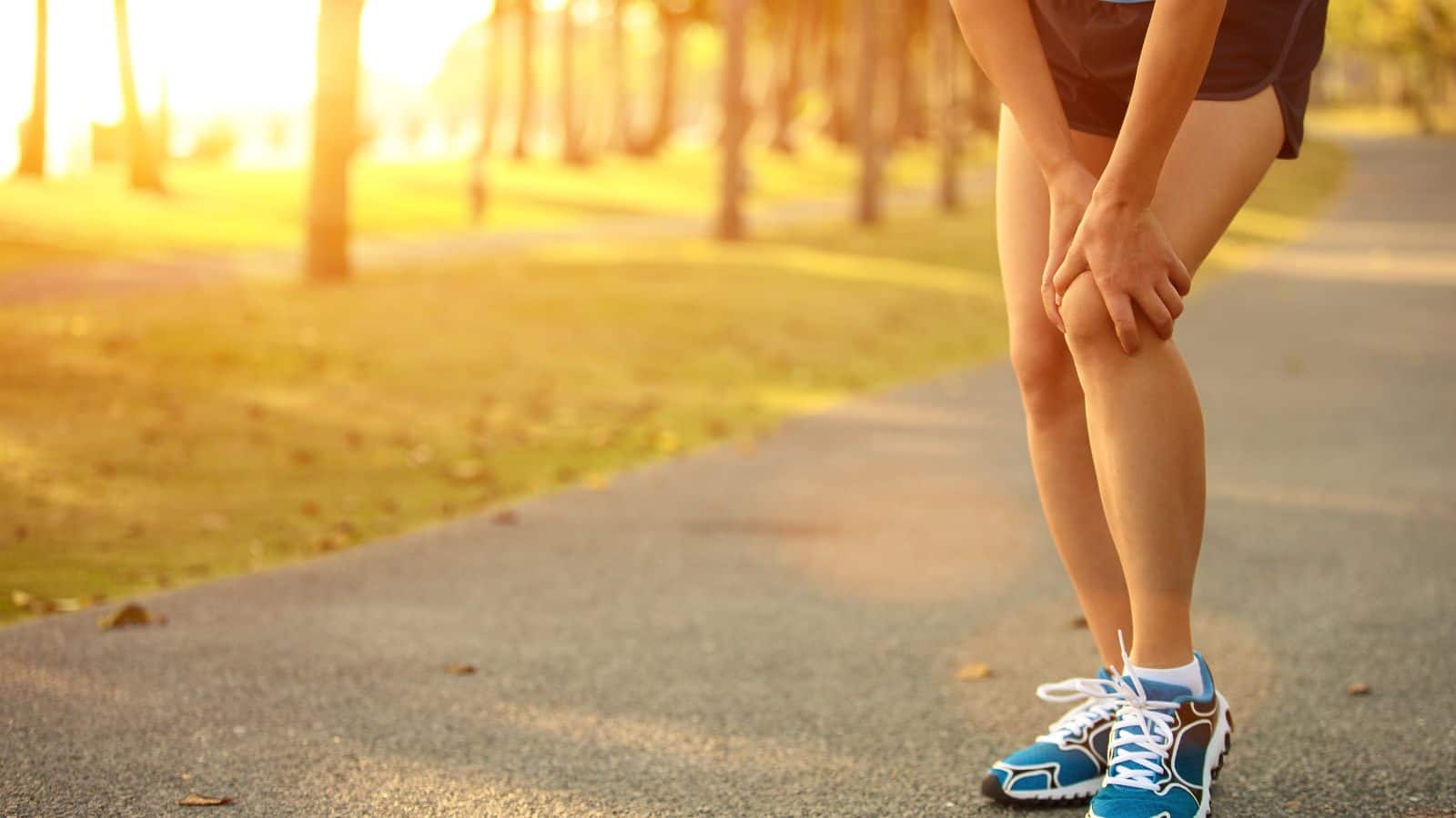 Don't let your leg pain become worse! 7 tips to deal with it